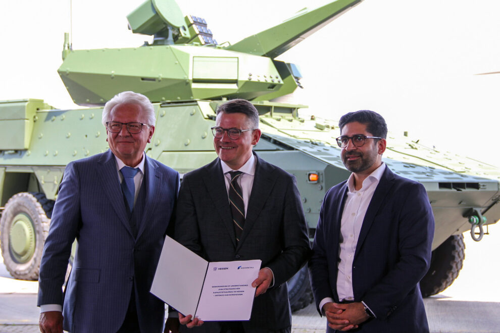 Firma del acuerdo entre Rheinmetall y el gobieno del estado de Hesse.