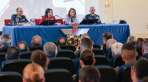 Robles durante su intervención por videoconferencia para la inauguración de las cursos de las academias militares.