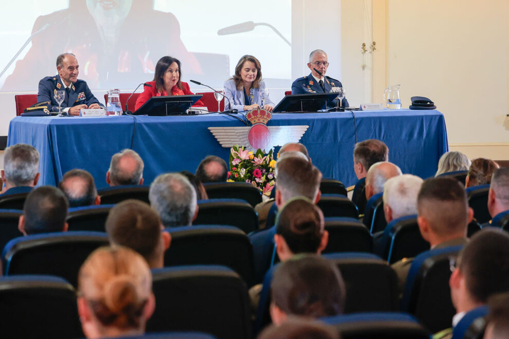 Robles durante su intervención por videoconferencia para la inauguración de las cursos de las academias militares.