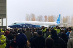 El fuselaje de este primer Boeing 737 MAX 10 llegó a la factoría de Boeing en Renton el 30 de marzo pasado procedente de Spirit Aerosapce que es quien construye los fuselajes en Wichita (Kansas).