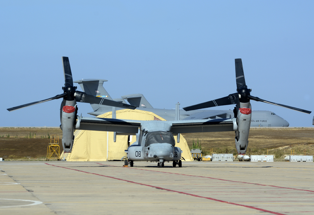 La Marina de EE.UU. estuvo presente en la exposición estática en la base de Rota con estre V-22 y un Harrier, aunque no participaron en el festival aéreo.