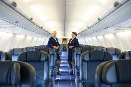 Interior del Boeing 737-700 de Ryanair con asientos VIP, igualito que los Boeing 737-800.