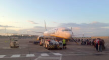 Ryanair sigue apostando por crecer y mantener las tarifas bajas.