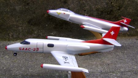 Maquetas del SAAC-23 y P-16.