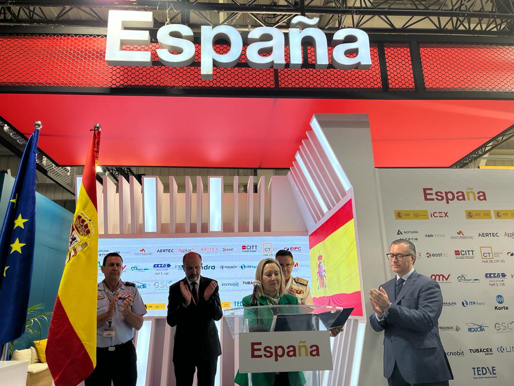 El Gobierno aprueba el techo de gasto para la compra de 16 Airbus C295 ...