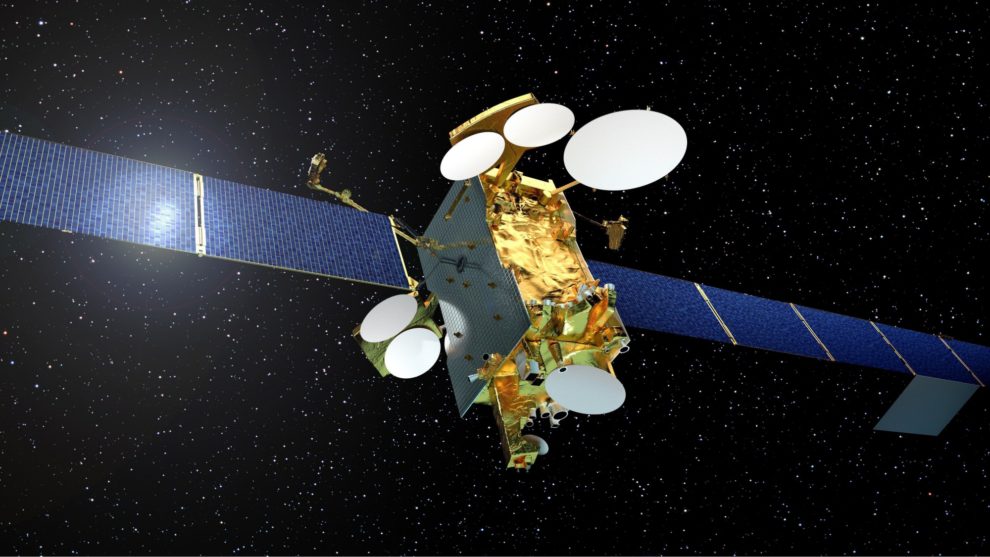 Tras los satélites eléctricos, llegarán los satélites con fibra óptica para transmitir las señales por todo el satélite.