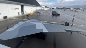 Maqueta de la nueva version del UCAV supersónico propuesto por Saab.
