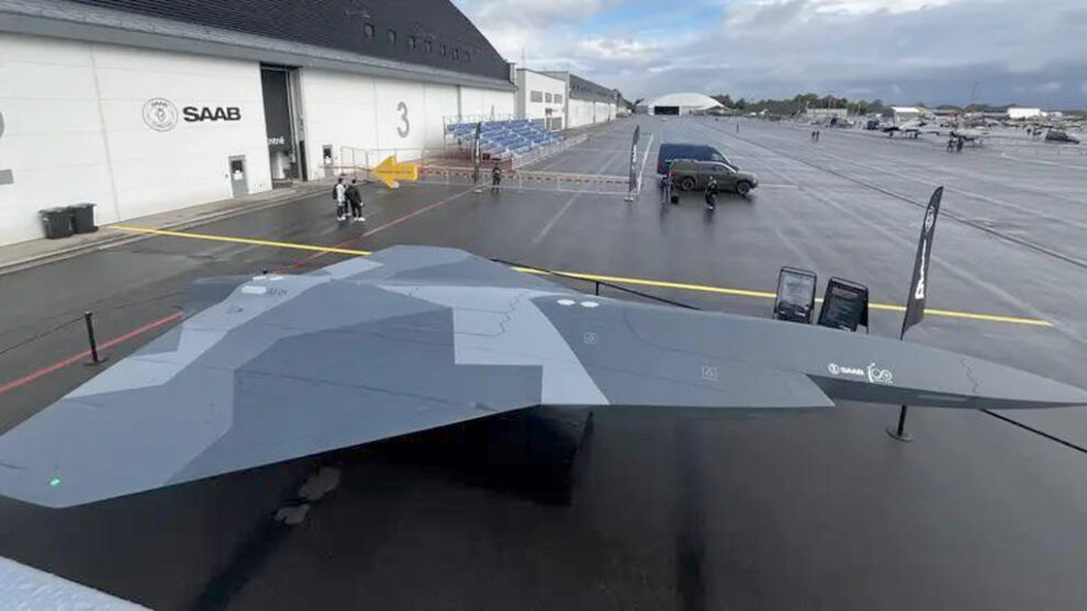 Maqueta de la nueva version del UCAV supersónico propuesto por Saab.