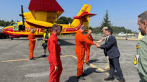 Llegada a Santiago de Compostela de los dos CL-415 franceses.