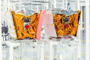 La primera generación de OneWeb se fabricó a razón de dos satélites al día.