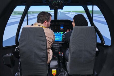 Antes de su vuelo realizó un rápido curso en el AW609, incluyendo simulador.