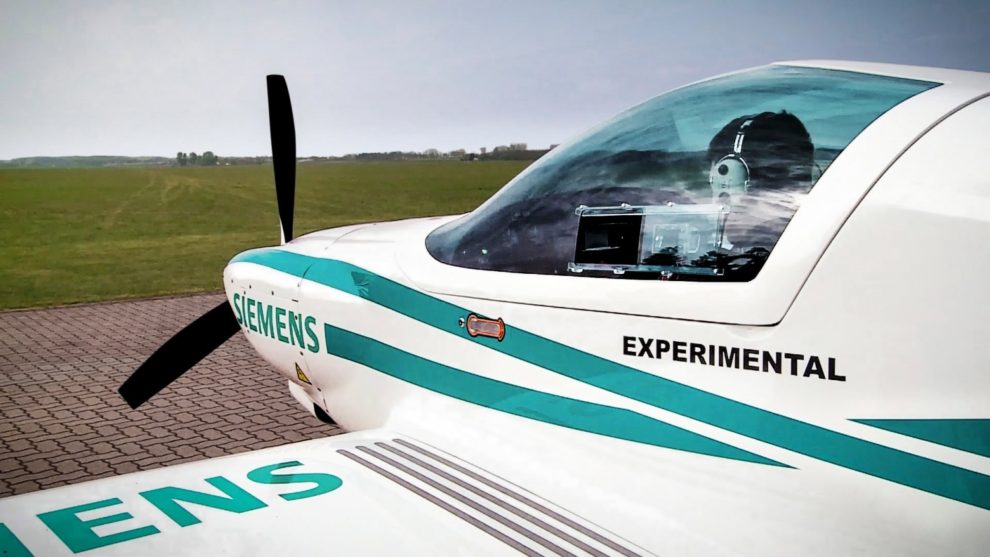 Siemens,, en sus trabajos para desarrollar la propulsión eléctrica para aviones había probado en vuelo un demostrador equipado con un motor de este tipo.