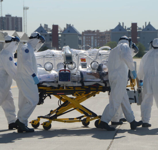 Simulacro de traslado de un paciente infeccioso por la UMAER.