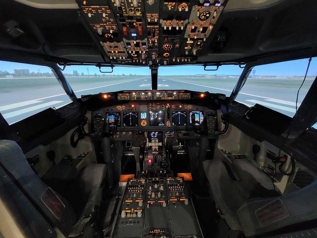 Global Training Aviation inauguró el nuevo simulador de vuelo b737