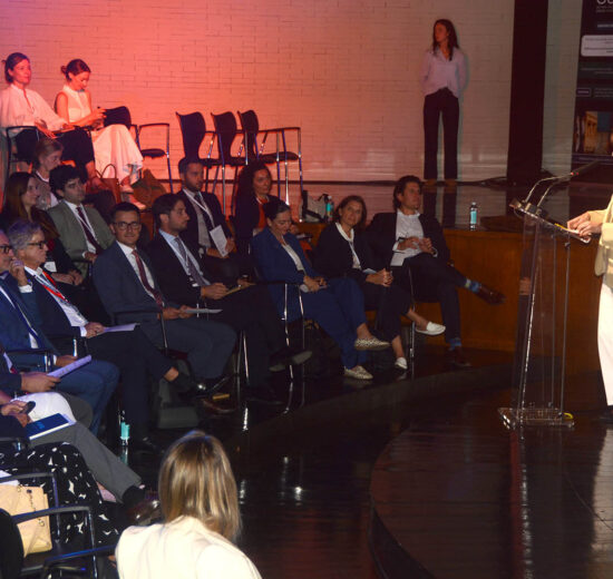Diana Morant, ministra de Ciencia e Innovación, se dirige a los participantes del Space Debate Europe 2026.
