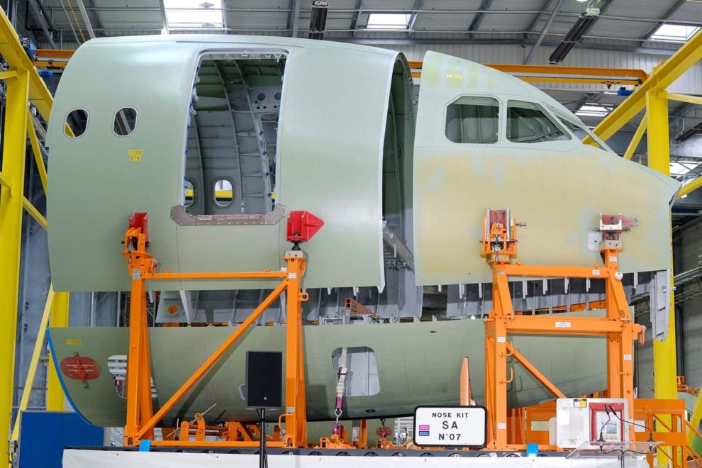 Las tres secciones que forman el morro del Airbus A321XLR producidas pòr Stelia.