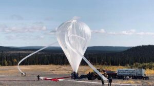 El globo usado para la prueba del Stratobus antes de su despegue.