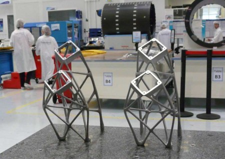 Imagen de los soportes de antena fabricados por impresión 3D por Thales Alenia Space.