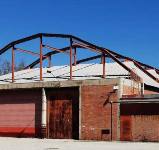 Aspecto actual de la nave principal de los talleres TABSA, prácticamente abandonada desde hace años.