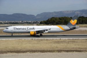 Airbus A321 de Thomas Cook en el aeropuerto de Palma de Mallorca.