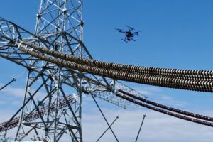 Revisión de tendidos eléctricos mediante drones.