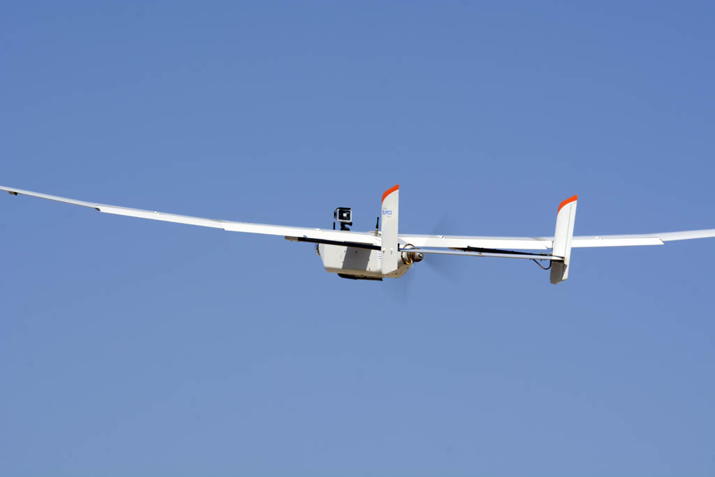 El primer vuelo fuera de vista de un drone en España se realizó en el centro experimental Atlas, de Jaén, cumpliendo los objetivos propuestos