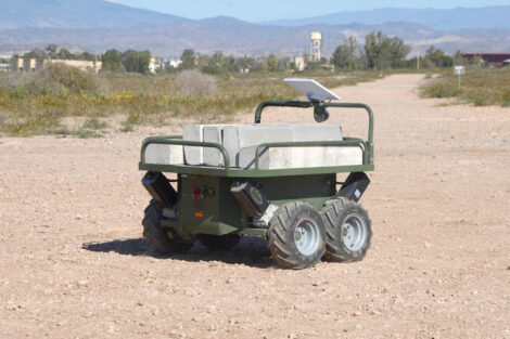 UGV con capacidad de hasta 400 kg. La proximidad de sus ruedas le otorga una gran maniobrabilidad.