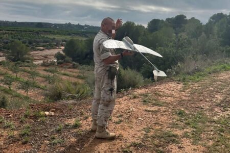 Los drones sirven para evaluar el terreno y buscar víctimas.