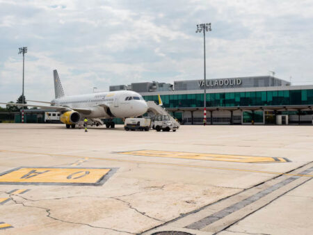 Vueling es una de las aerolíneas que han comenzado a llenar el hueco dejado por Ryanair en los aeropuertos españoles.