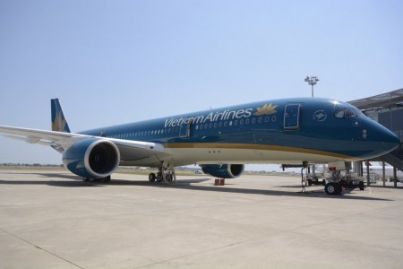 El Airbus A350-900 VN-A866 listo para partir hacia Hanoi en su vuelo de entrega desde Toulouse.