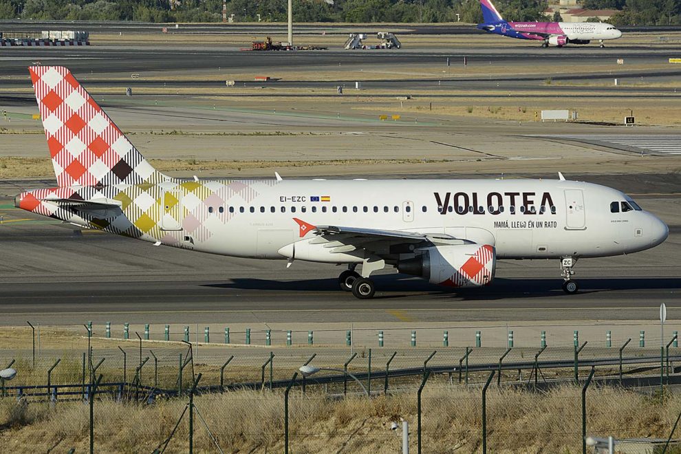 Airbus A319 de Volotea en el aeropuerto de Madrid .