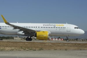 Vueling ya es legalmente una filial de Iberia.