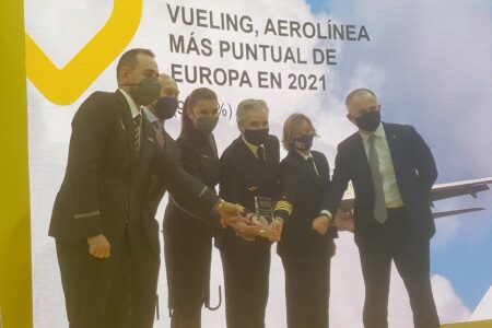 Vueling, aerolínea más puntual en Europa en 2021.