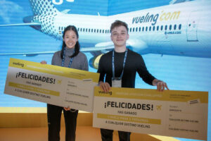 Los dos ganadores del NextGen Aviation Challenge de Vueling: PulpaTronics y Asteroid Technologies.