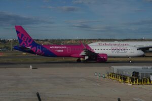 A321 de Wizz Air Abu Dhabi operado por la división húngara de la aerolínea.