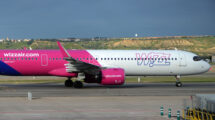 Airbus A321neo de Wizz Air en el aeropuerto de Madrid-Barajas.