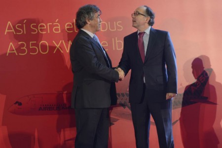 Fernando Alonso de Airbus y Luis Gallego de Iberia han hablado de las maravillas del A350 en general y para Iberia.