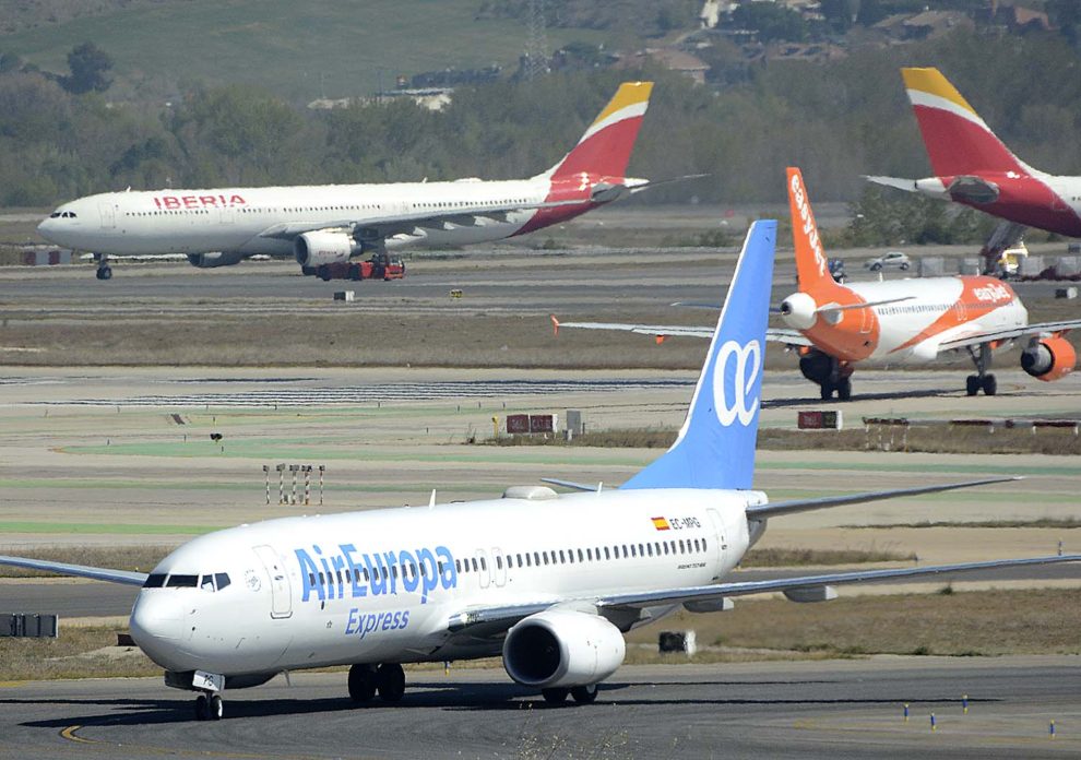 Aviones en el aeropuerto de Madrid Barajas, el de mayor tráfico aéreo en España.
