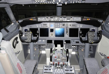 Cockpit del Boeing 737-800 EC-LVX