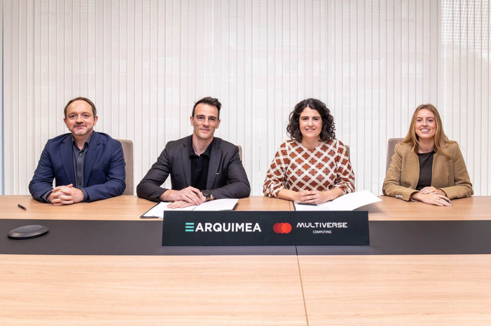 Firma del acuerdo entre Arquimea y Multiverse Computing.