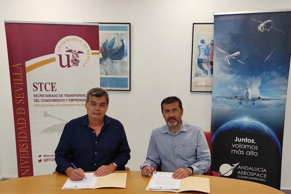 Firma de la adhesión a Andalucia Aerospace de la Universidad de Sevilla.