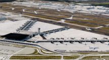 La futura Terminal 3 del aeropuerto de Frankfurt con sus tres diques,. El G, el primero en construirse es el más cercano a la parte inferior de la foto.
