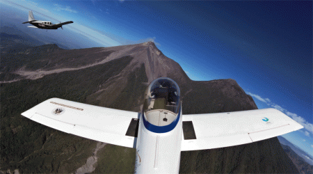 Michel Gordillo sobrevolando la volcánica Guatemala.