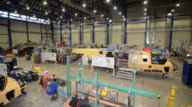 Uno de los dos hangares dedicados en Albacete a la producción del NH90.