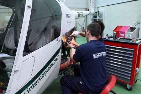 Intercopters y el aeródromo de Mutxamel crean una escuela conjunta para la formación de pilotos de helicópteros en Alicante