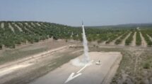 Lanzamiento del cohete sonda Rompetechos desde el Centro de Ensayos Atlas.