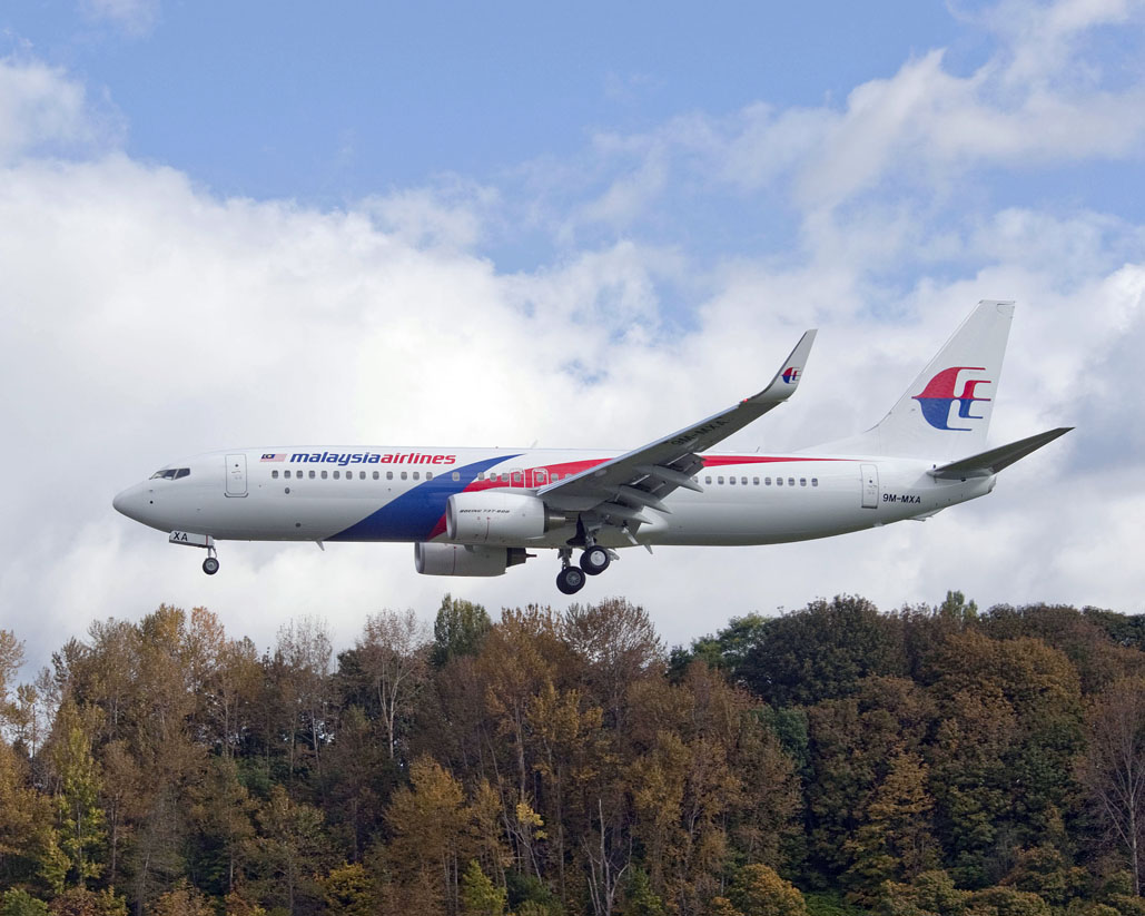 20101015 Malaysia Airlines YR051 3421 (MAS) 737-800 Exteriors an