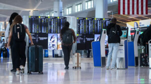 El número de pasajeros aéreos se duplicará en 20 años. La gente sigue queriendo viajar.