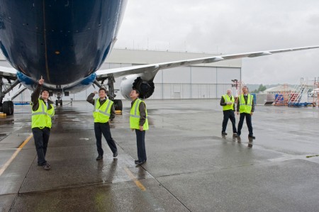 Diez pilotos de All Nippon Airways terminan su instrucción en el B-787