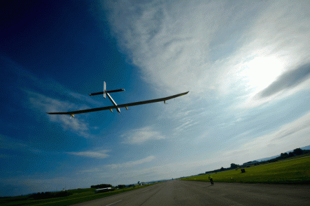 Entre suiza y Bruselas, 13 horas de vuelo del Solar Impulse